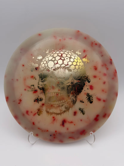 Used Doomsday Discs Distance Driver – Honeycomb Skull Gold Stamp (170g)