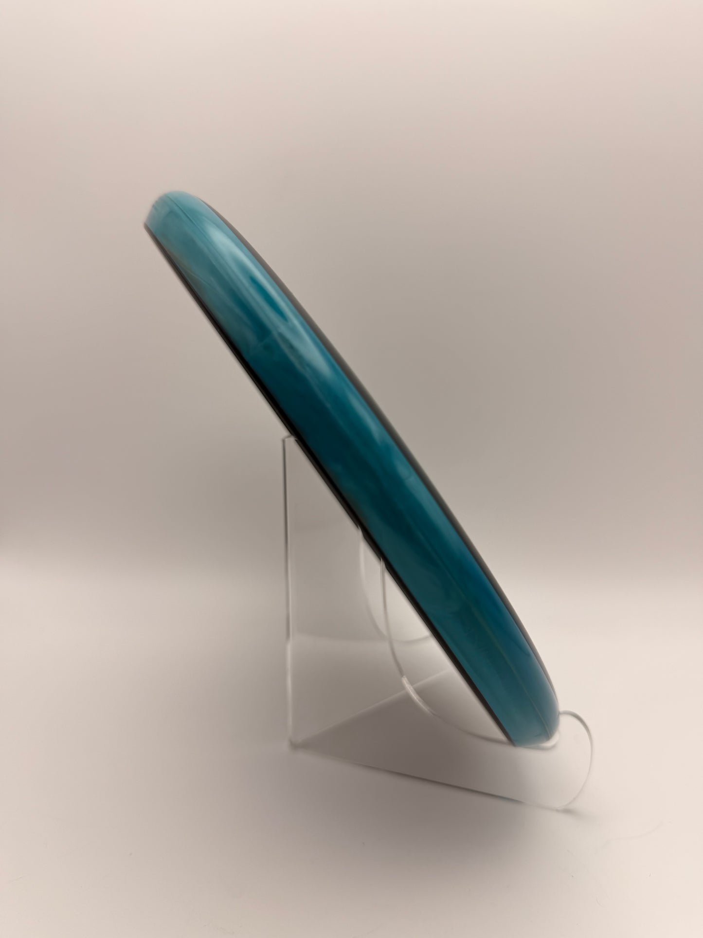 Axiom R2 Neutron Pitch – Hybrid Catch Disc | Speed 1 Disc Golf Putter